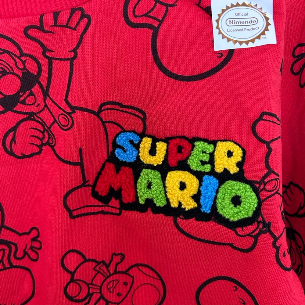 Nintendo Super Mario Red Graphic Sweashirt - Picture 3 of 4